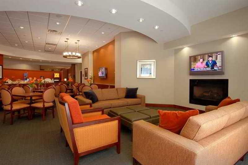 Hampton Inn & Suites Milwaukee Downtown Exterior photo